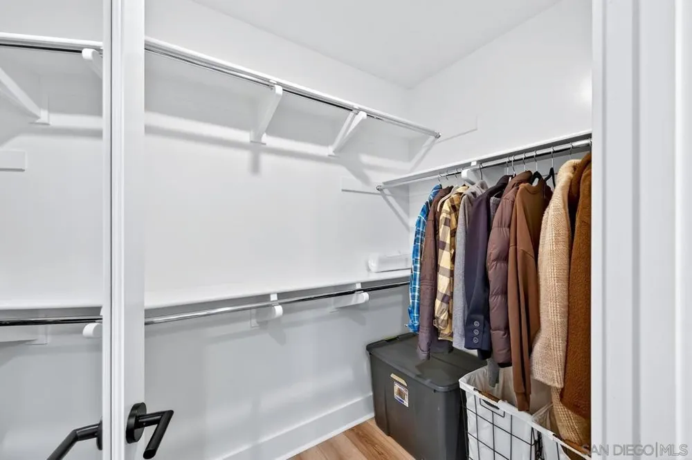 1101 Catania Ct #201 Encinitas, CA 92024
