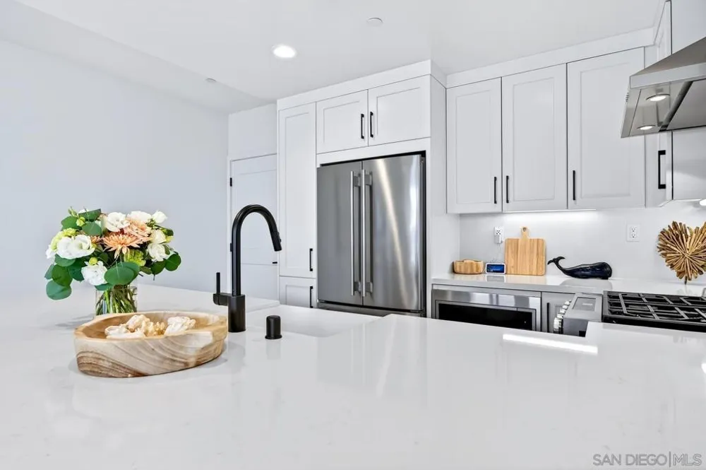 1101 Catania Ct #201 Encinitas, CA 92024