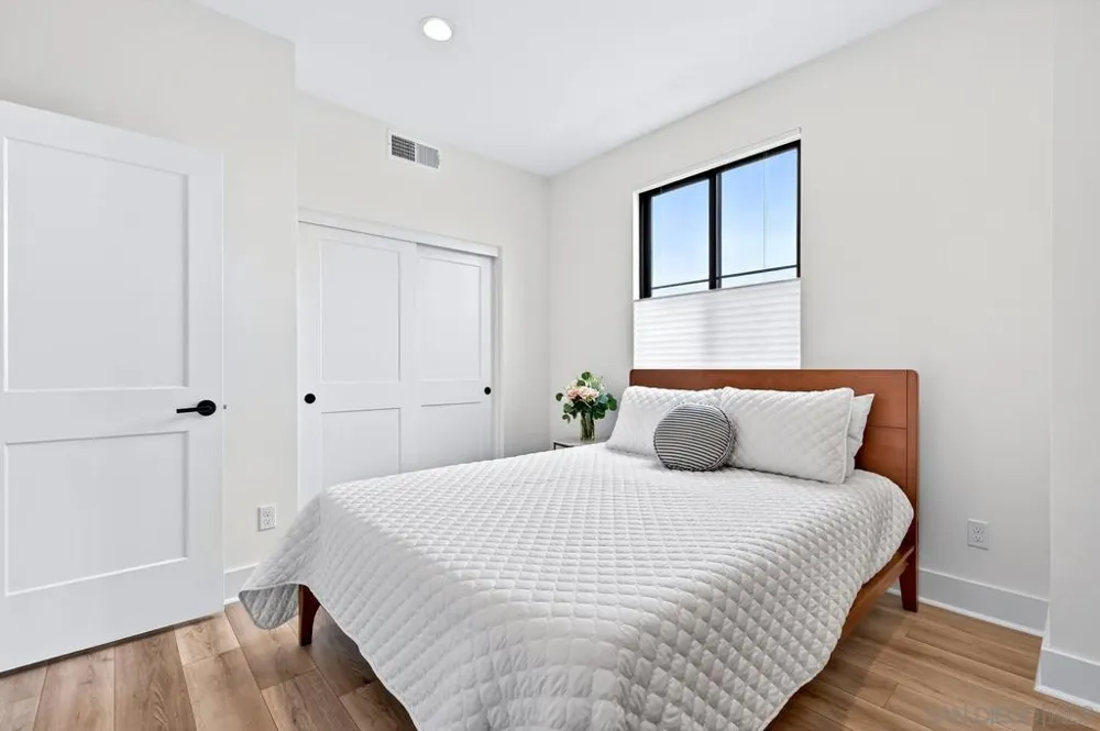 1101 Catania Ct #201 Encinitas, CA 92024