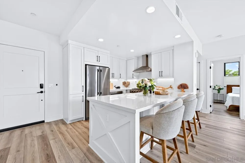 1101 Catania Ct #201 Encinitas, CA 92024