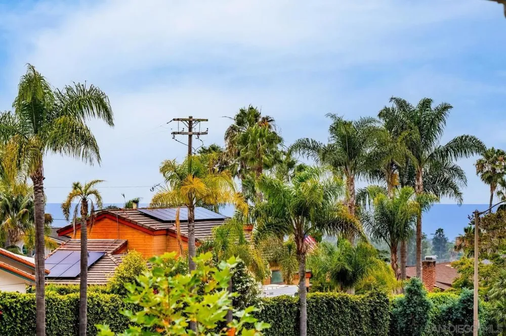 1101 Catania Ct #201 Encinitas, CA 92024