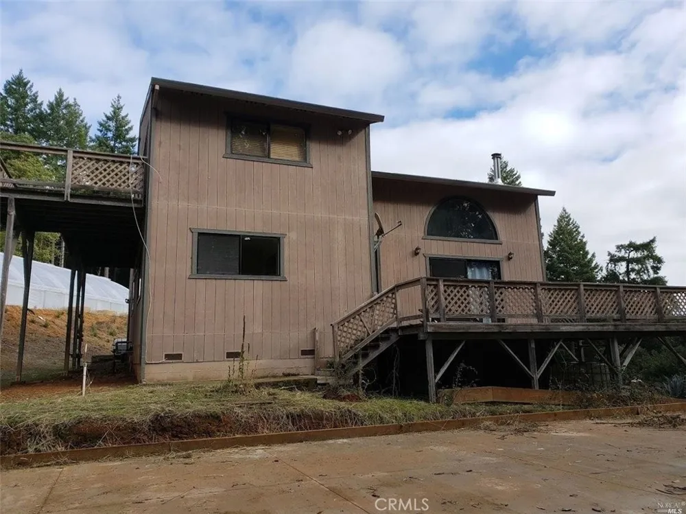 29600 Timberline Road Willits, CA 95490