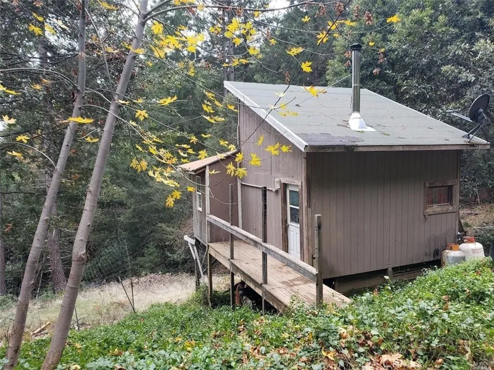 29600 Timberline Road Willits, CA 95490