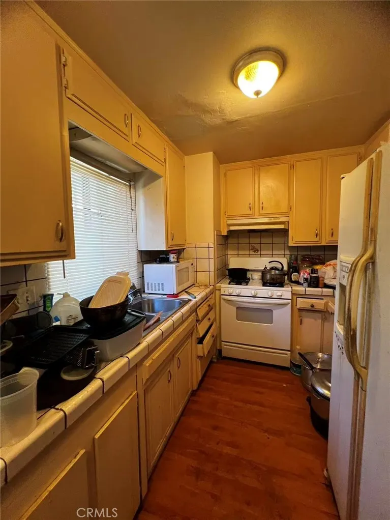 1011 W Avenue H12 Lancaster, CA 93534