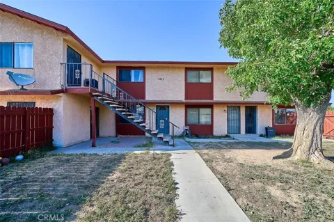 1011 W Avenue H12