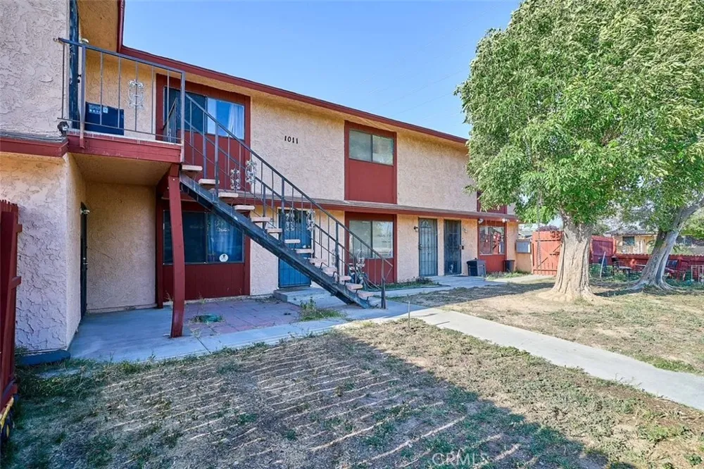 1011 W Avenue H12 Lancaster, CA 93534