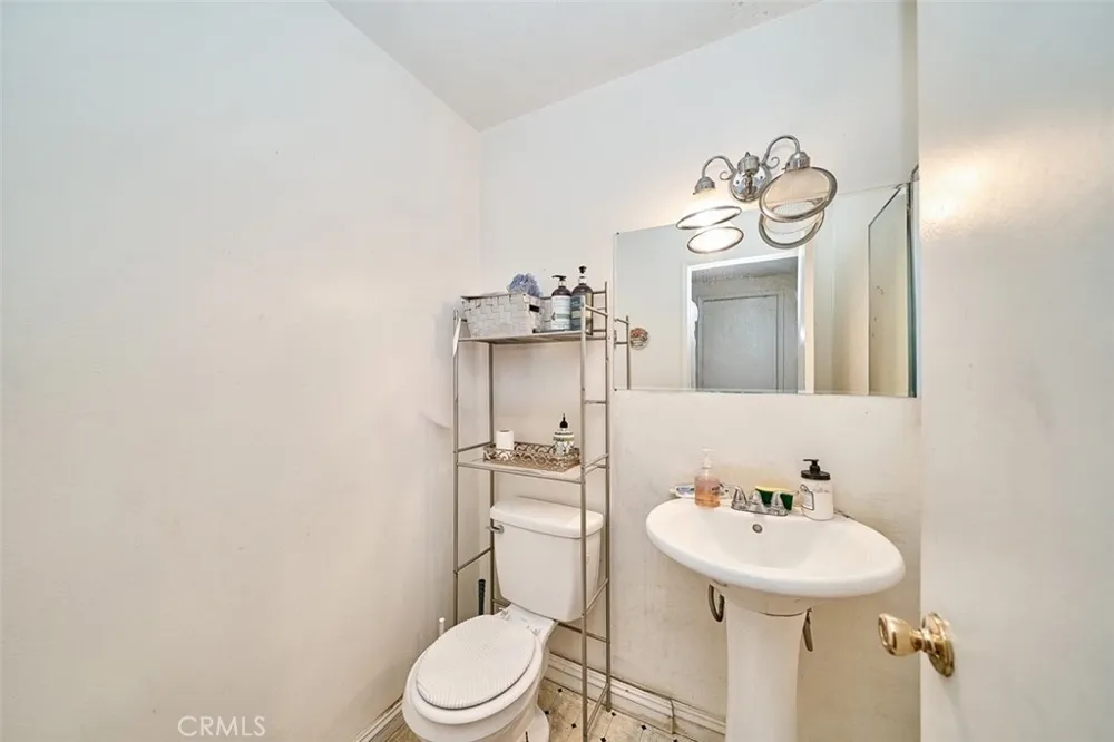 1011 W Avenue H12 Lancaster, CA 93534
