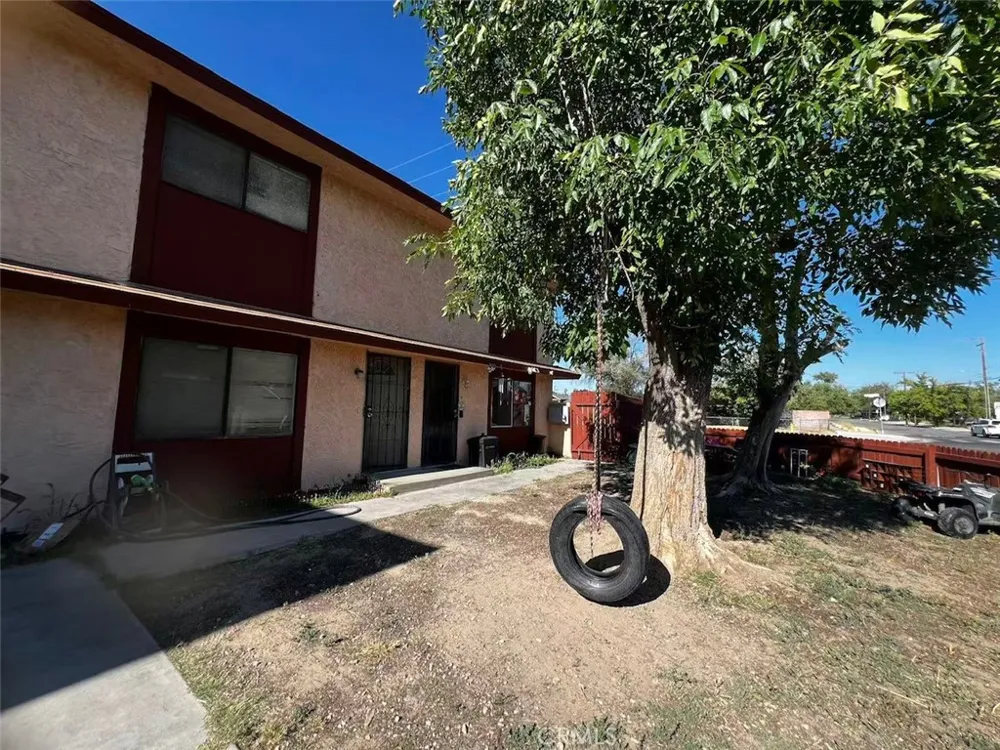 1011 W Avenue H12 Lancaster, CA 93534