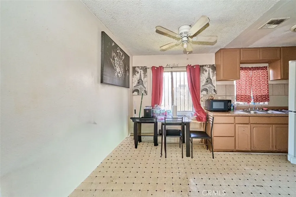 1011 W Avenue H12 Lancaster, CA 93534
