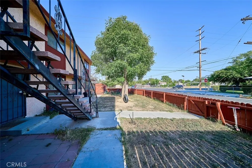 1011 W Avenue H12 Lancaster, CA 93534