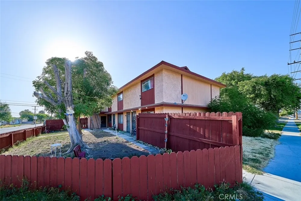 1011 W Avenue H12 Lancaster, CA 93534