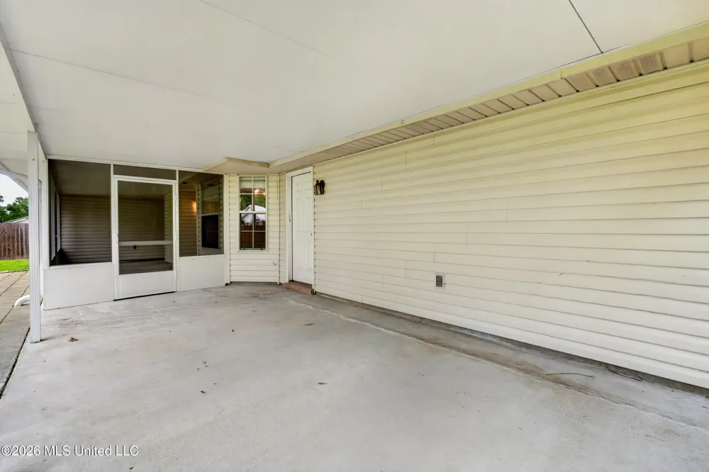 200 Glenwood Drive Carriere, MS 39426