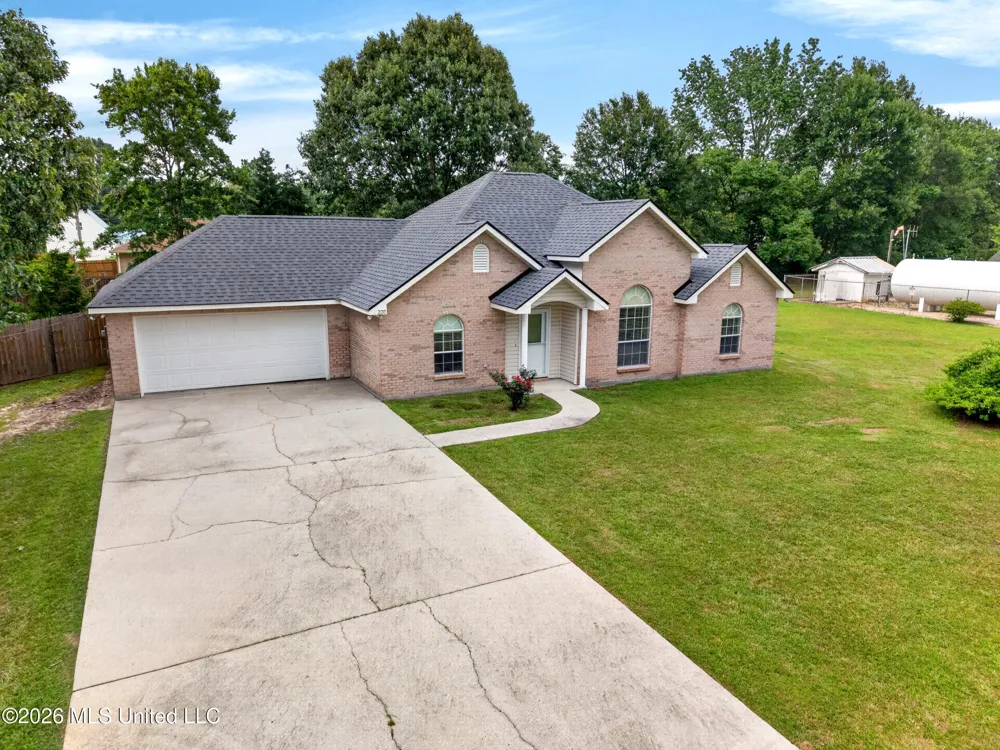 200 Glenwood Drive Carriere, MS 39426