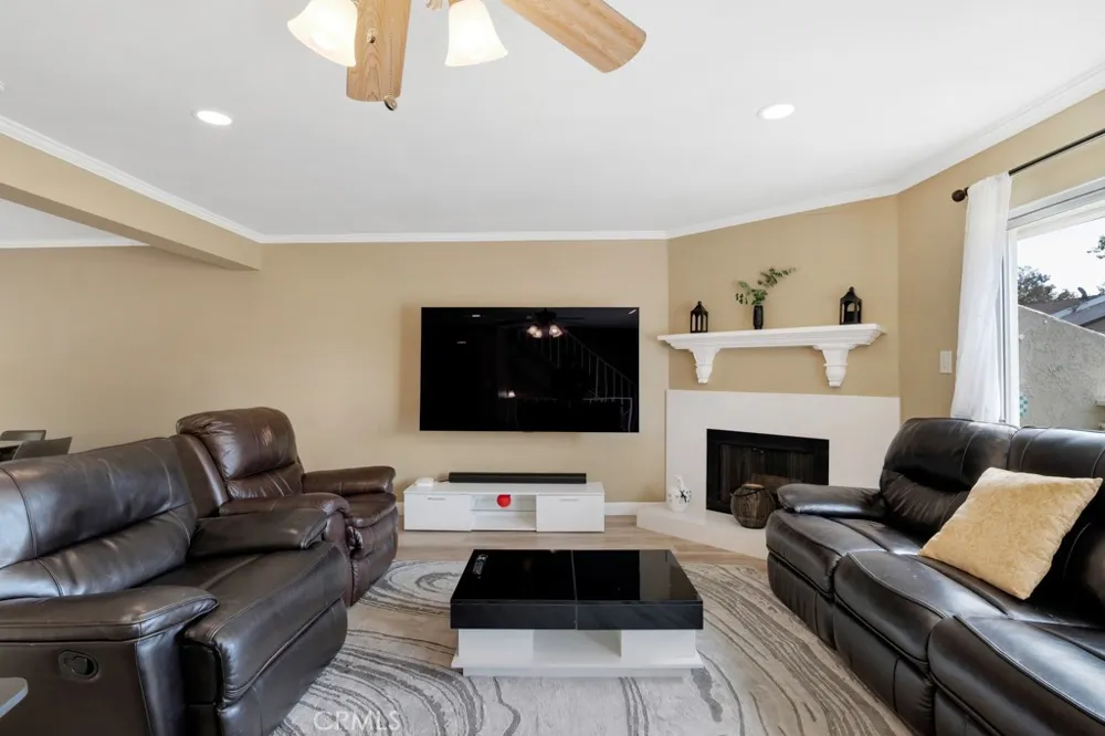 753 Warwick Ave Thousand Oaks, CA 91360