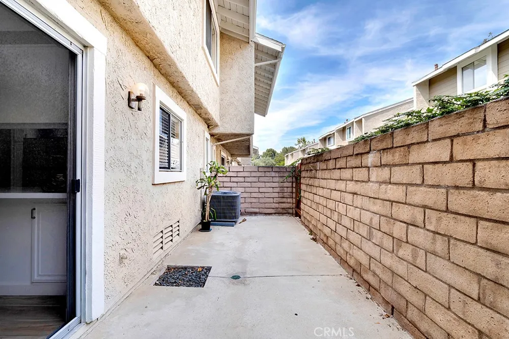753 Warwick Ave Thousand Oaks, CA 91360