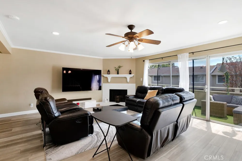 753 Warwick Ave Thousand Oaks, CA 91360