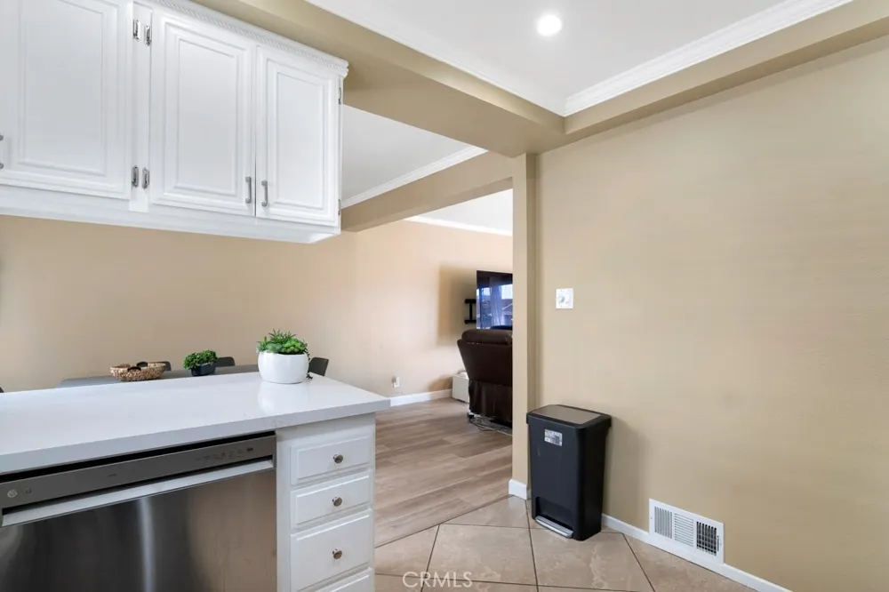 753 Warwick Ave Thousand Oaks, CA 91360