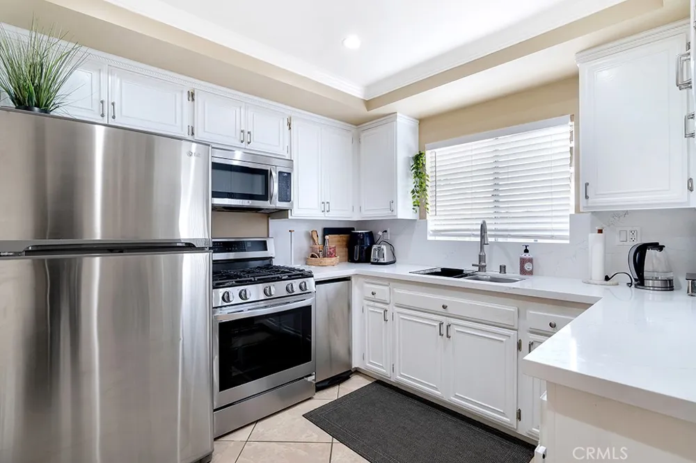 753 Warwick Ave Thousand Oaks, CA 91360
