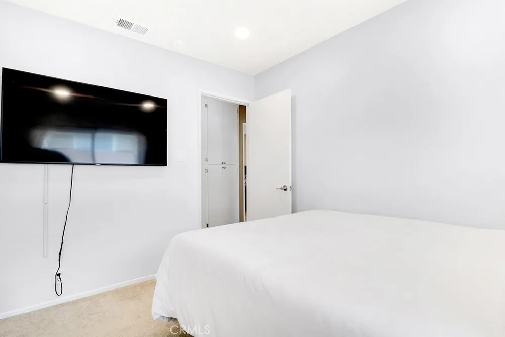 753 Warwick Ave Thousand Oaks, CA 91360
