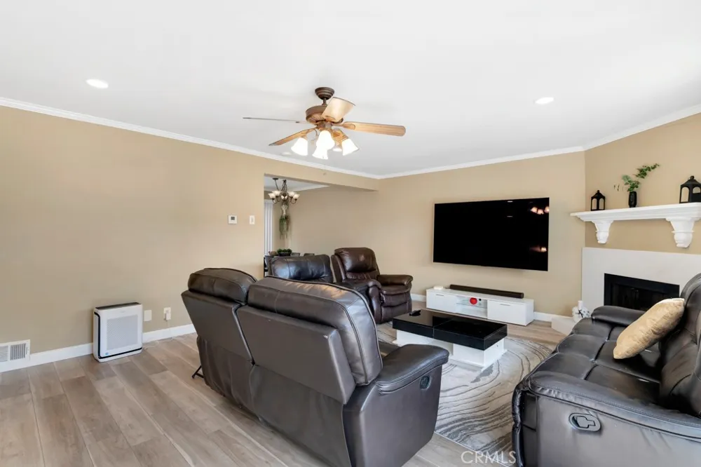 753 Warwick Ave Thousand Oaks, CA 91360