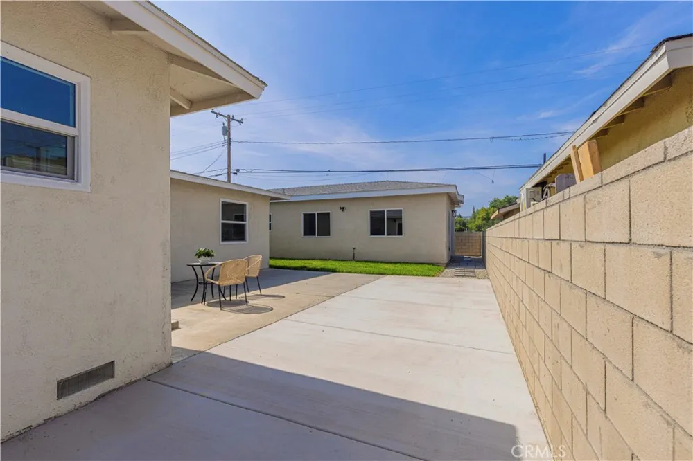 2516 E Walnut Creek West Covina, CA 91791