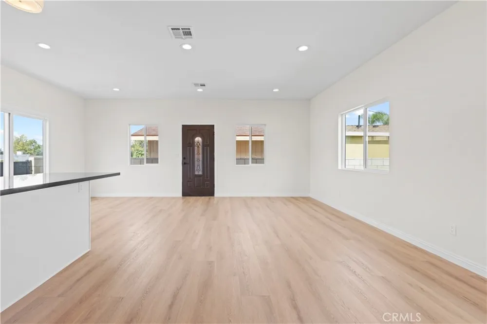2516 E Walnut Creek West Covina, CA 91791