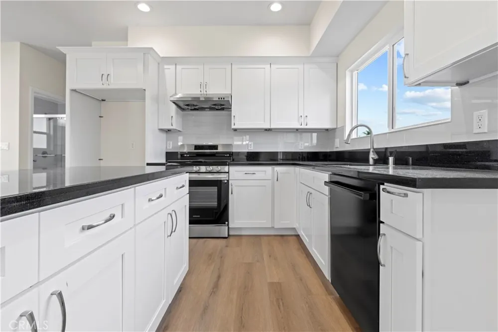 2516 E Walnut Creek West Covina, CA 91791