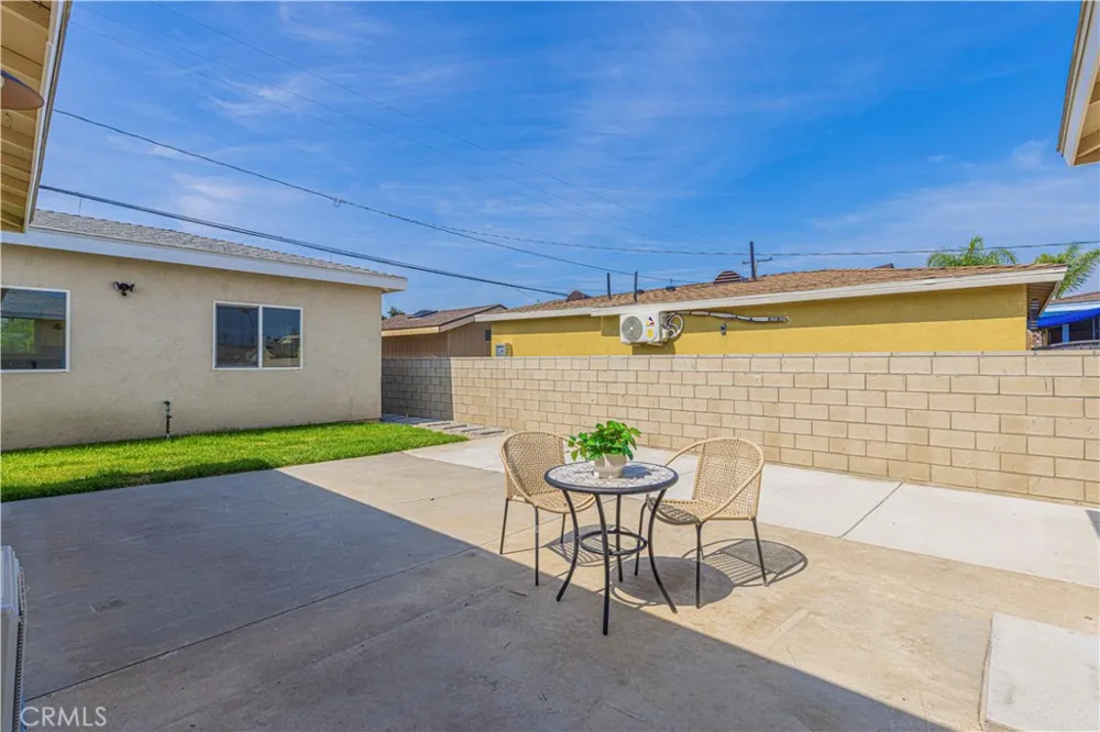 2516 E Walnut Creek West Covina, CA 91791