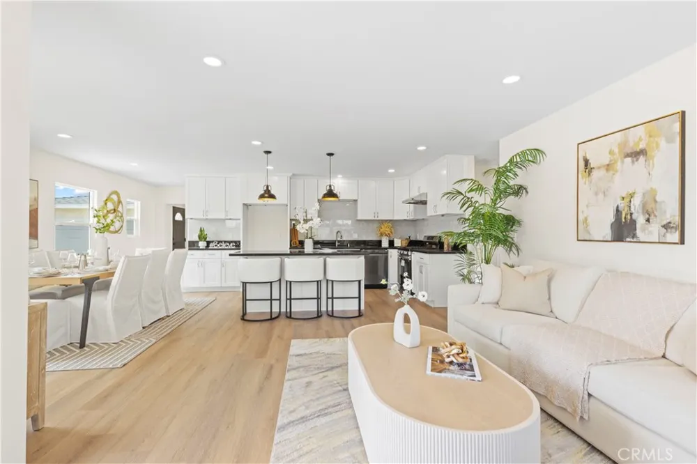 2516 E Walnut Creek West Covina, CA 91791
