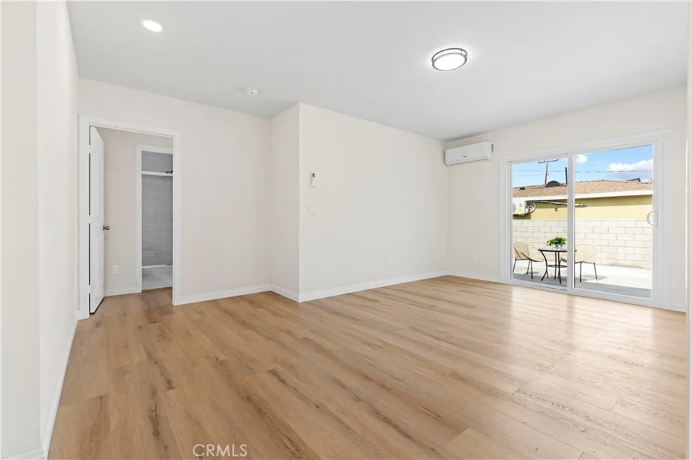 2516 E Walnut Creek West Covina, CA 91791