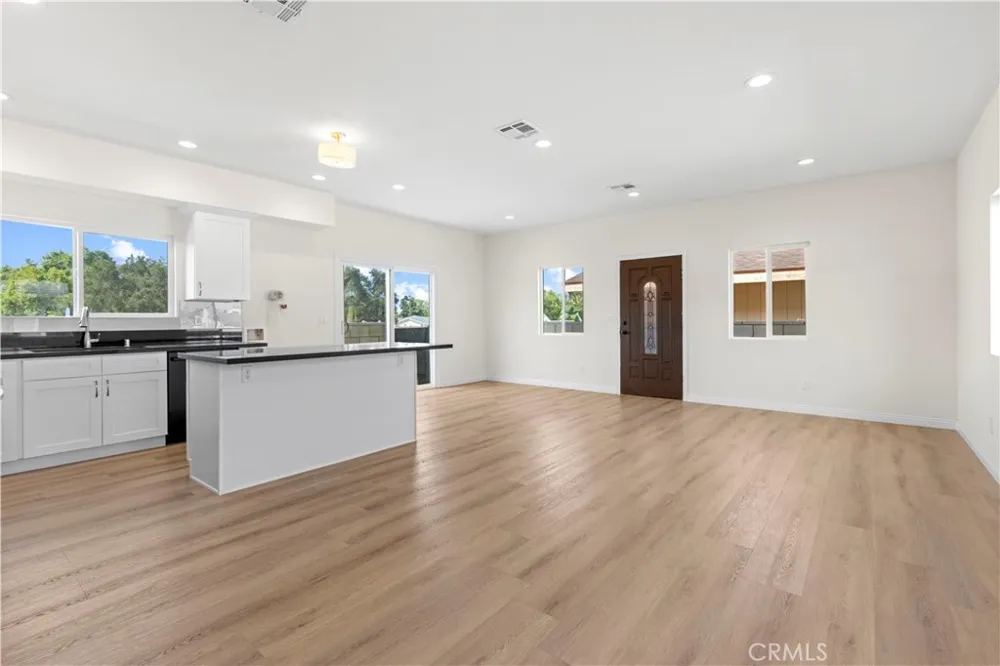 2516 E Walnut Creek West Covina, CA 91791