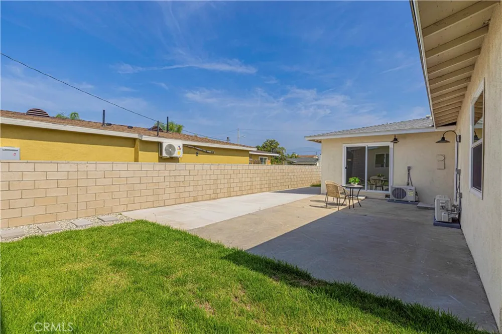 2516 E Walnut Creek West Covina, CA 91791