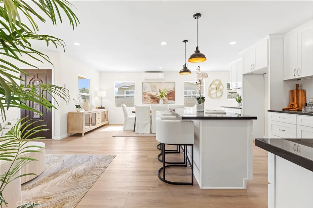 2516 E Walnut Creek West Covina, CA 91791