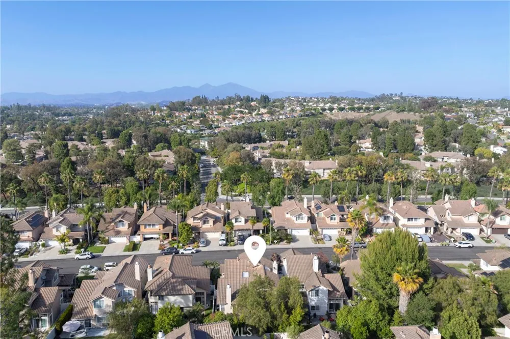 26275 Eva Street Laguna Hills, CA 92656