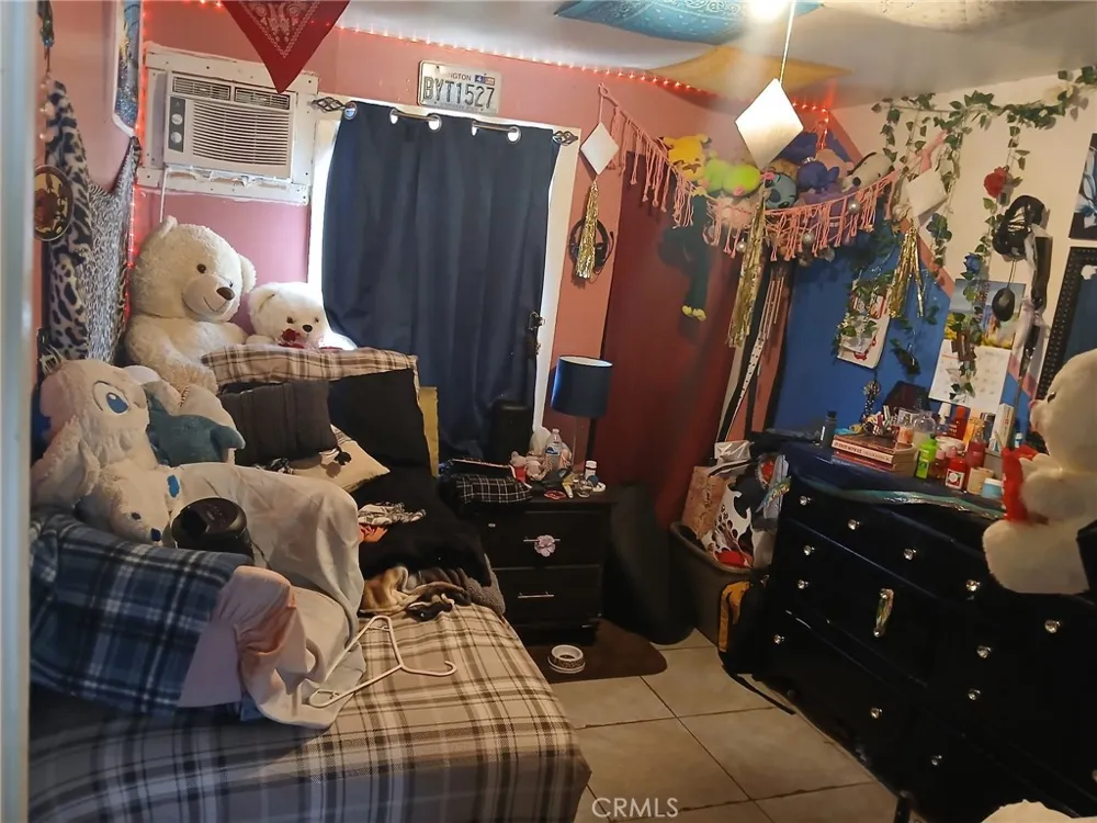 2604 BAKER STREET Bakersfield, CA 93305