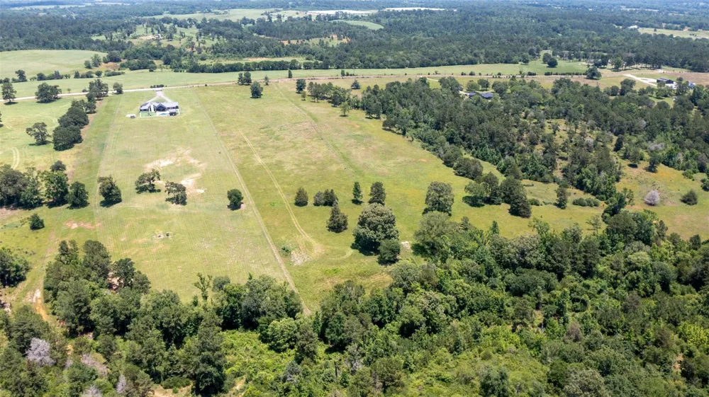 8034 E County Road 212 Buffalo, TX 75831