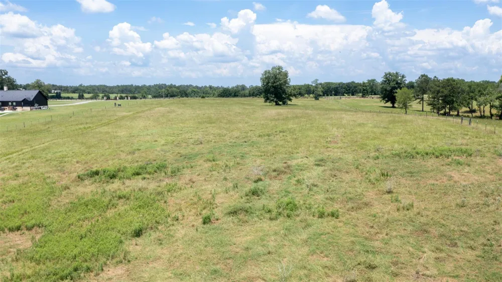 8034 E County Road 212 Buffalo, TX 75831