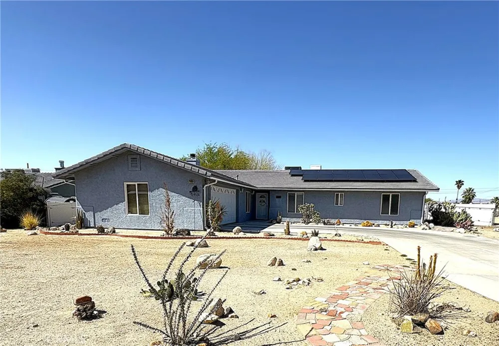 74404 Pinon 29 Palms, CA 92277