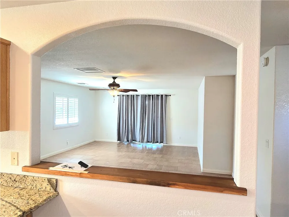74404 Pinon 29 Palms, CA 92277