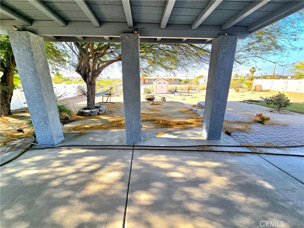 74404 Pinon 29 Palms, CA 92277