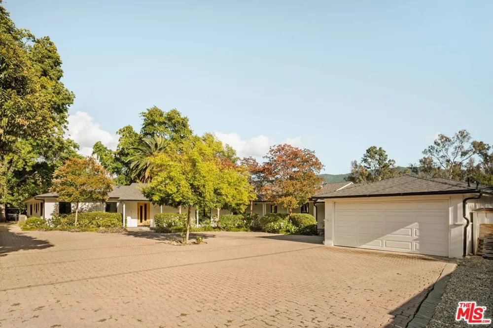 803 Country Club Drive Ojai, CA 93023