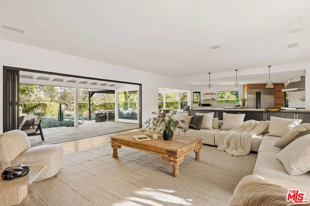 803 Country Club Drive Ojai, CA 93023
