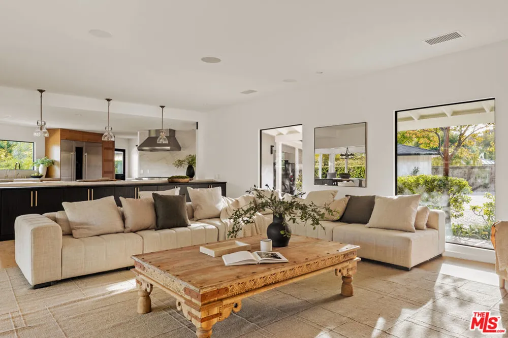 803 Country Club Drive Ojai, CA 93023