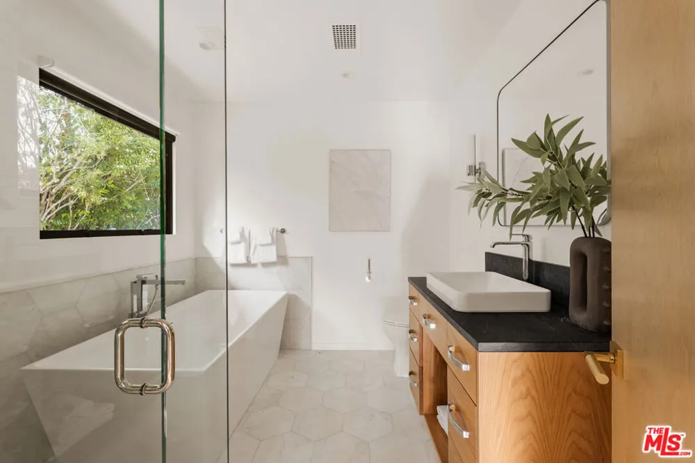 803 Country Club Drive Ojai, CA 93023