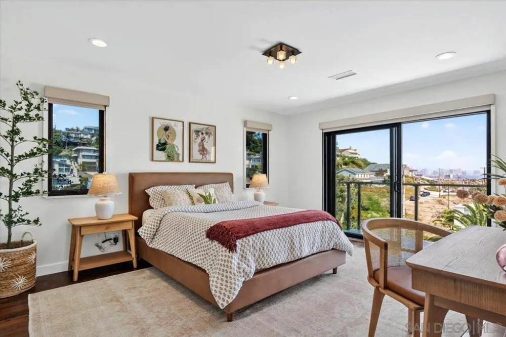1769 Plum San Diego, CA 92106