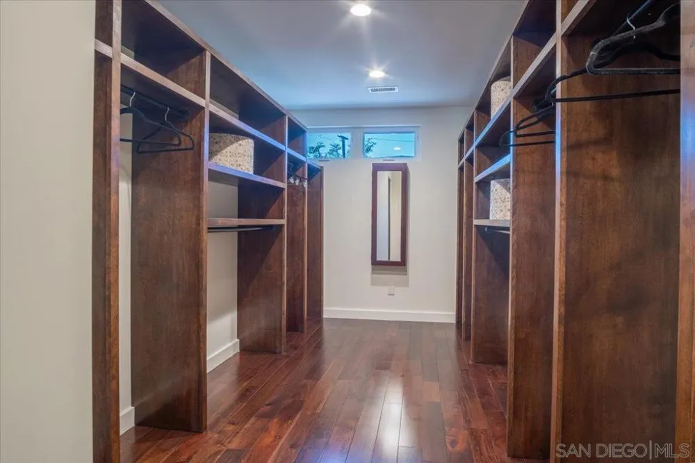 1769 Plum San Diego, CA 92106
