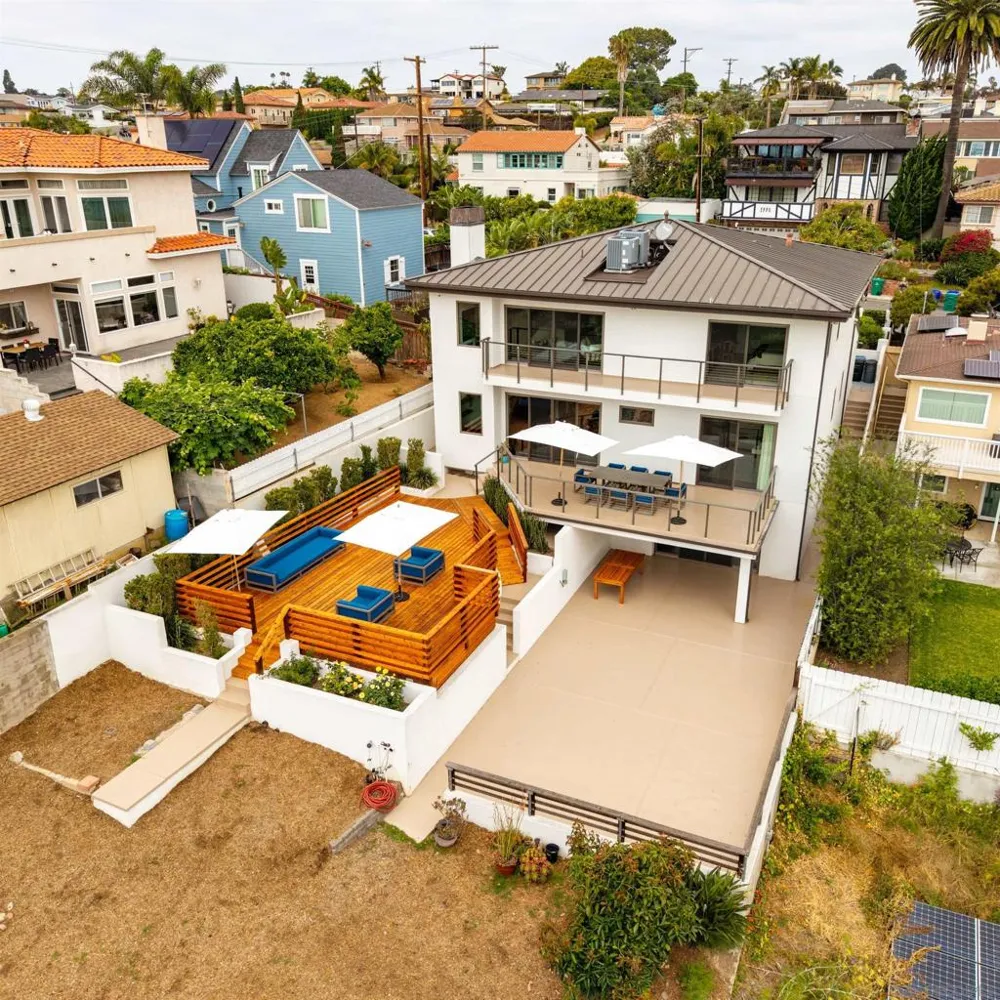 1769 Plum San Diego, CA 92106