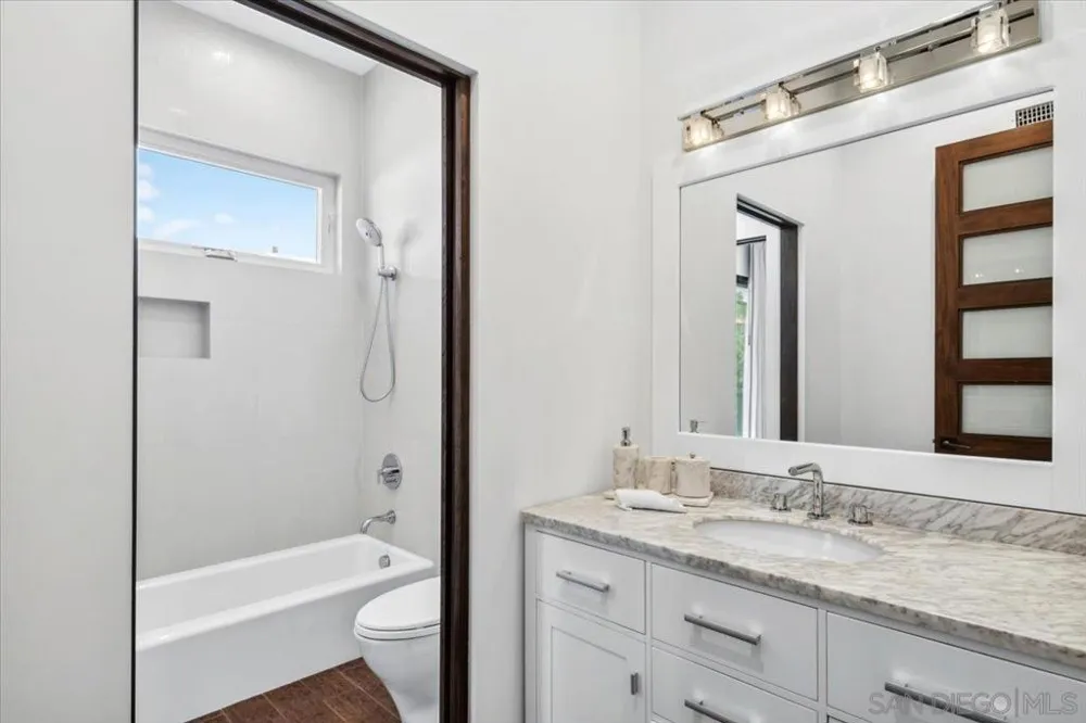 1769 Plum San Diego, CA 92106