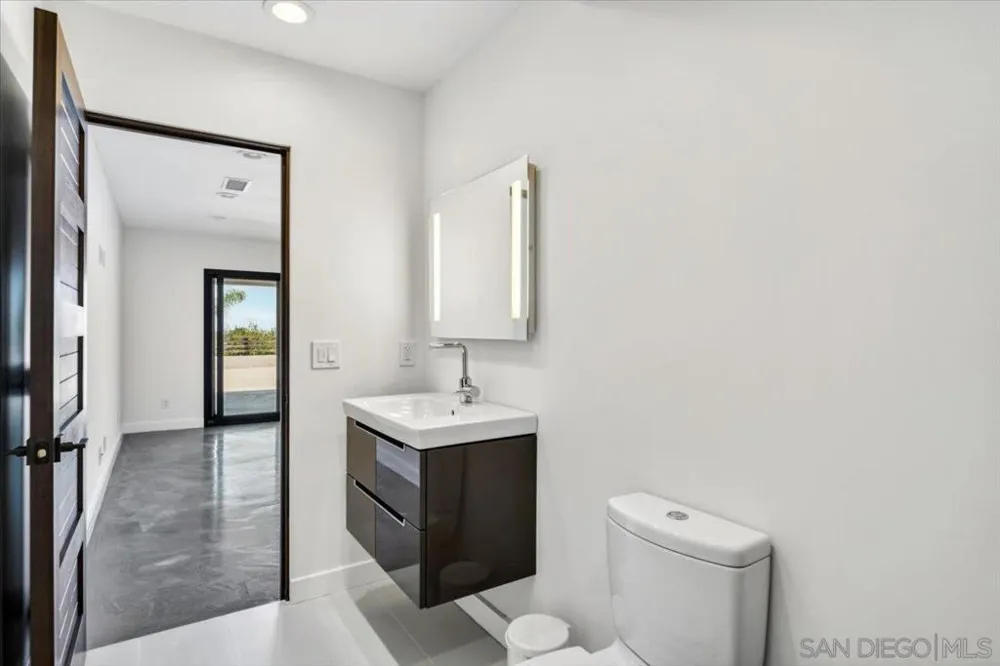 1769 Plum San Diego, CA 92106