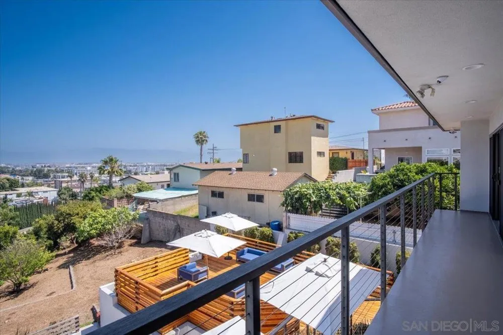 1769 Plum San Diego, CA 92106